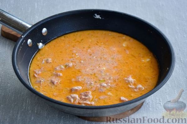 Макароны с тунцом в томатно-сырном соусе