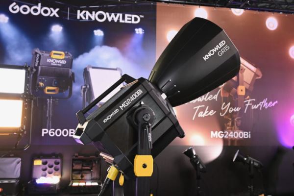 Представлен мощный световой прибор Godox MG2400 BI