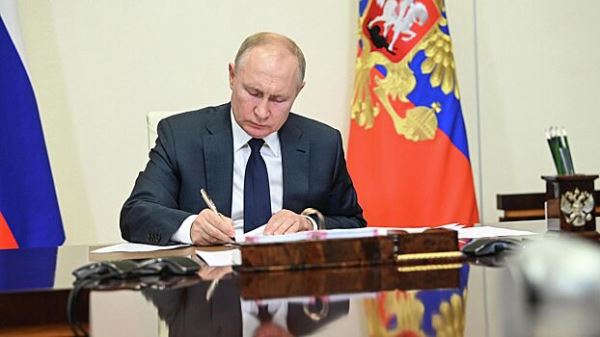 Путин установил перечень документов для въезда граждан Украины в Россию