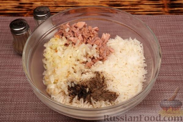 Рисовая запеканка с консервированным тунцом