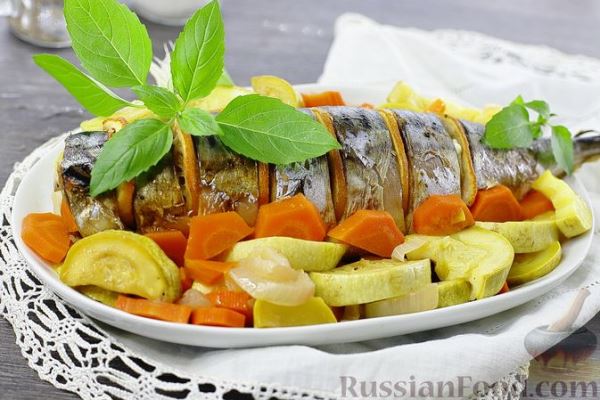 Скумбрия, запечённая с кабачком, луком и морковью (в  рукаве)