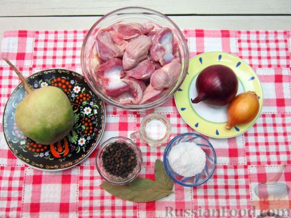 Салат из редьки, лука и куриных желудков