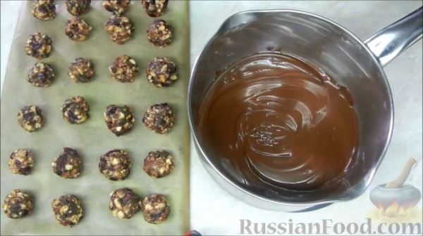 Домашние шоколадные конфеты с орехами и клюквой