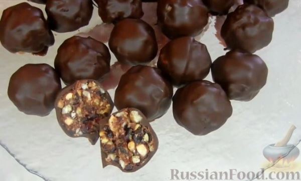 Домашние шоколадные конфеты с орехами и клюквой