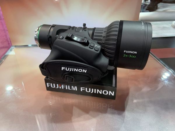 Выпущен кинообъектив Fujinon Duvo 24-300mm T2.9-4.2