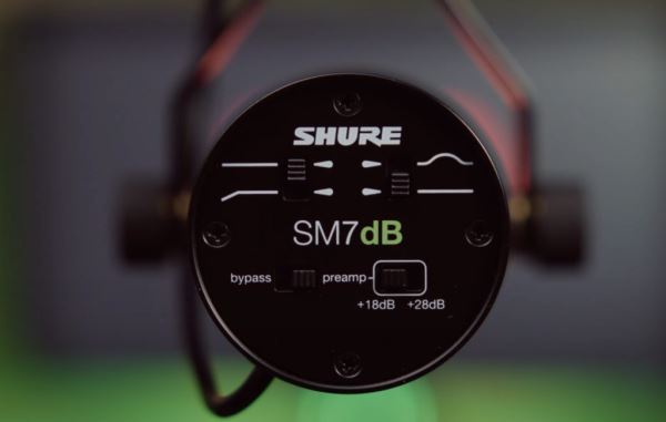 Анонсирован динамический микрофон Shure SM7dB c предусилителем